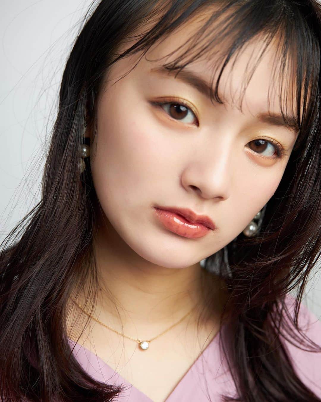 高橋有紀のインスタグラム：「アッププラス4月号🍋💄 #osakana_yuki  #hairmake」