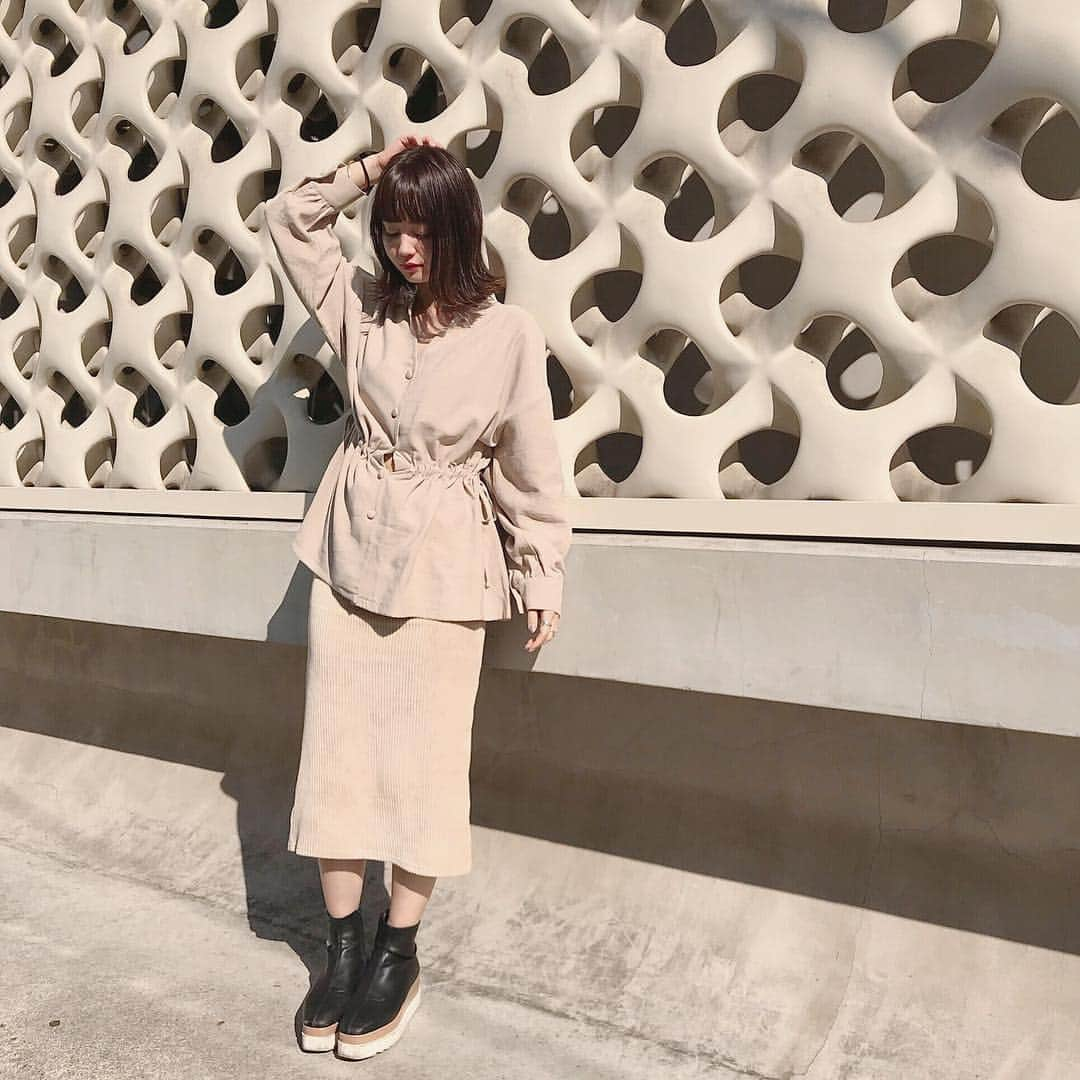 NANAMIさんのインスタグラム写真 - (NANAMIInstagram)「もう昼間はぽっかぽかだね☀️ 春服テンションあがるう⤴︎⤴︎ 今日はトップス、スカート、靴も  @amail_official ♡  トップスの横も可愛んだっ ♡  相変わらず花粉にやられてるけどいろんなとこで情報収集してどーにか軽減しようと奮闘中🤧🤧 #nana私服 #amail」3月12日 18時05分 - nanami023