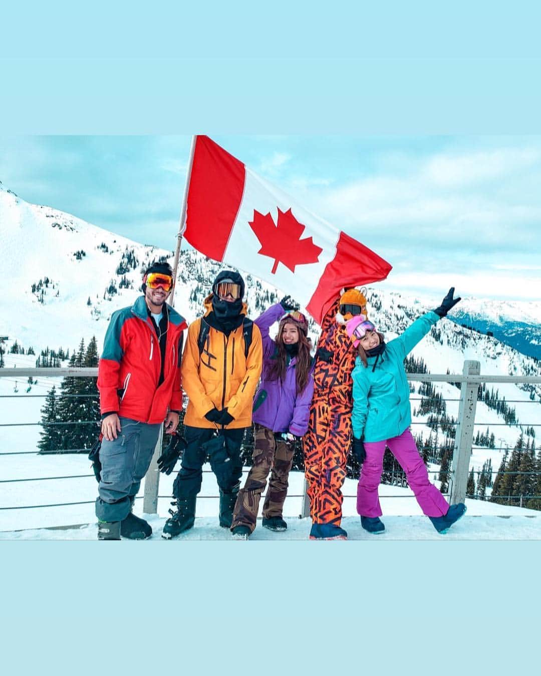 羽石杏奈さんのインスタグラム写真 - (羽石杏奈Instagram)「it was such an epic trip to the whistler&blackcomb mountain in Canada with my snowboard buddies🇨🇦💙 人生３回目のカナダ、スノーボード旅行から帰国しました✴︎海外でも趣味が楽しめるって最高！みんなありがとう♡ . photo in #canada #vancouver #whistler #whistlerblackcomb #snowboarding #snowboardinggirl #snowboarder #snowboardtrip #whistlervillage #canadatrip #snowboardbuddies #traveler #travelgirl #neverstopexploring #lovetravel #カナダ #ウィスラー #スノーボード」3月12日 18時05分 - hawaiianna913