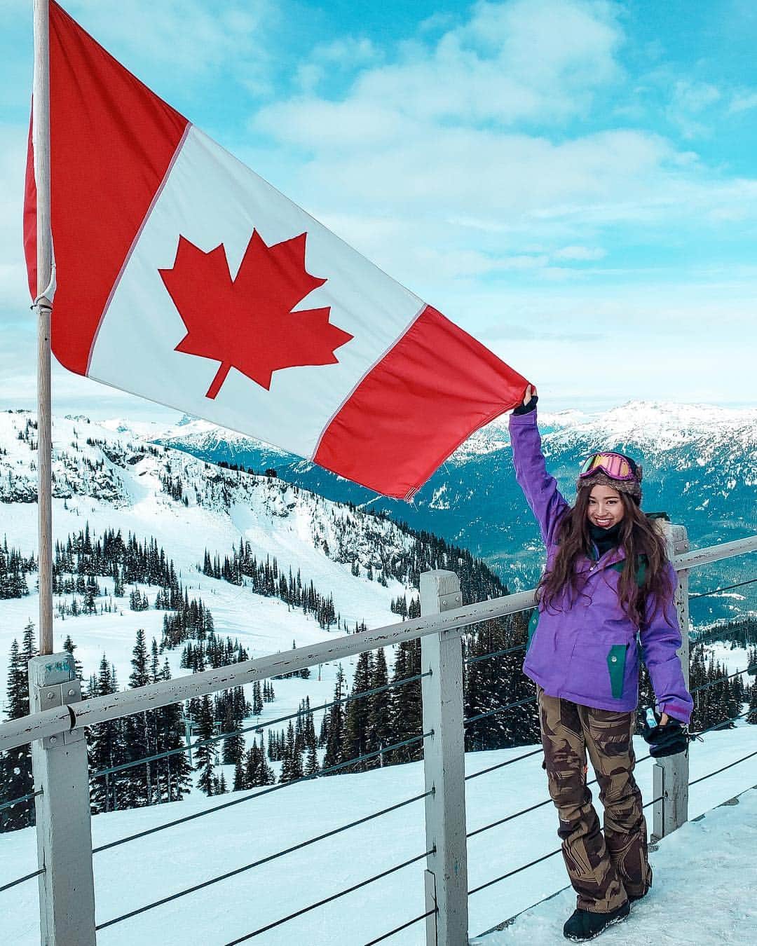 羽石杏奈さんのインスタグラム写真 - (羽石杏奈Instagram)「it was such an epic trip to the whistler&blackcomb mountain in Canada with my snowboard buddies🇨🇦💙 人生３回目のカナダ、スノーボード旅行から帰国しました✴︎海外でも趣味が楽しめるって最高！みんなありがとう♡ . photo in #canada #vancouver #whistler #whistlerblackcomb #snowboarding #snowboardinggirl #snowboarder #snowboardtrip #whistlervillage #canadatrip #snowboardbuddies #traveler #travelgirl #neverstopexploring #lovetravel #カナダ #ウィスラー #スノーボード」3月12日 18時05分 - hawaiianna913