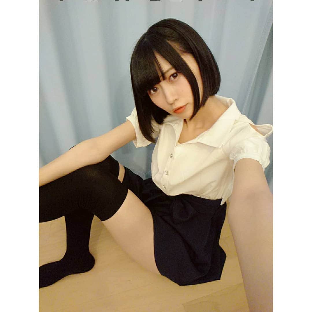 空野青空のインスタグラム：「久しぶりにインスタ投稿〜(ﾟωﾟ)つ 今日は撮影でしたっ！！📷💫 .  #ボブ × #黒ニーソ .  どうかのお👴 .  #黒髪ボブ #ニーソ  #黒ニーソ #絶対領域 #ニーハイ #ボブヘア #あおべべ #ニーソ協会」