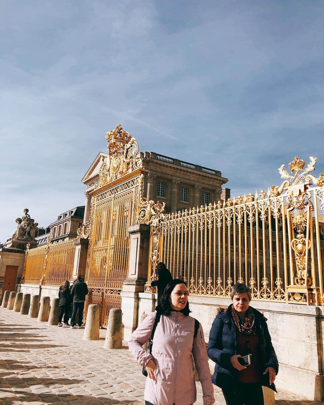 沖田愛加さんのインスタグラム写真 - (沖田愛加Instagram)「パリから行きは渋滞で車で1時間半もかかったけど、 郊外まで来る価値あるくらいほんとに素敵なとこだった🇫🇷 #ヴェルサイユ宮殿」3月12日 20時18分 - okita_aika