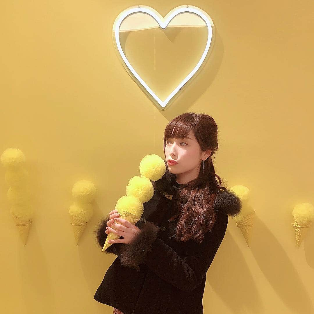 松雪彩花さんのインスタグラム写真 - (松雪彩花Instagram)「銀座三越に、こんなフォトスポットが🍦🍦🍦 冬でももちろん、アイスです🍨🍨 #アイス大好き #銀座三越 #icecreamlove」3月12日 21時27分 - ayakamatsuyuki