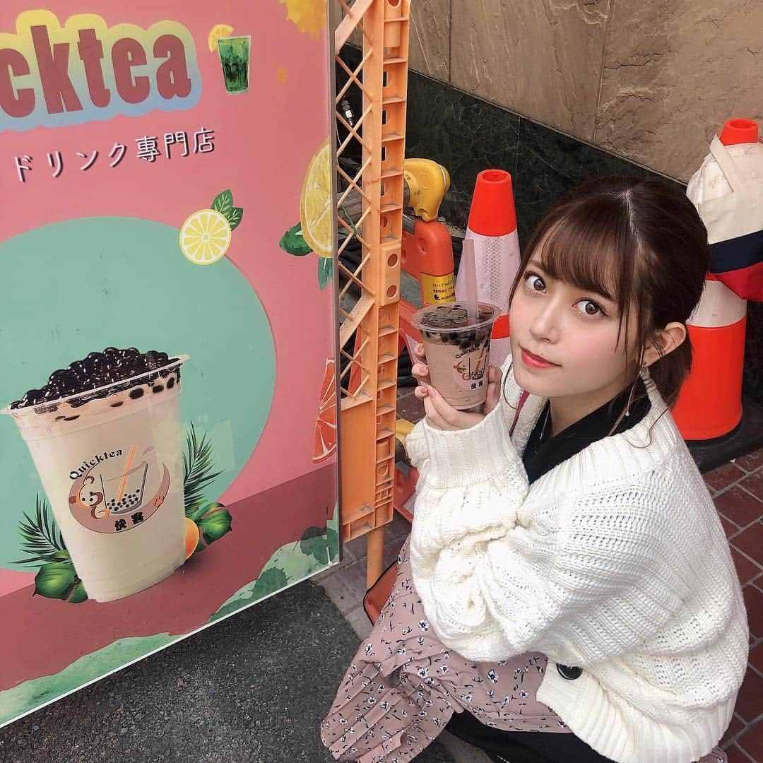 岩花詩乃のインスタグラム：「大好きなタピオカ🥺毎日飲みたい🥺 今日飲んだのはチョコレートシェイクだよ🥺 * * #タピオカ#クイックティー」