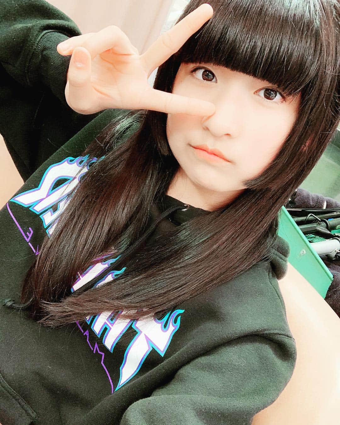 りりりのインスタグラム：「✌️さらさらつるつるぴーす✌️ ・ ・ #りりり #spica  #オペトリ #ノーメイク」