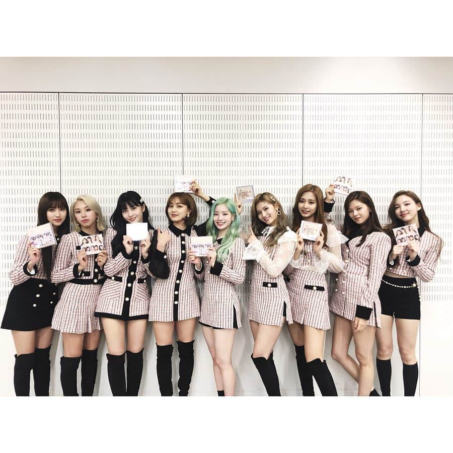 TWICE JAPANさんのインスタグラム写真 - (TWICE JAPANInstagram)「03.06(水)発売されたTWICE 2nd BEST ALBUM『#TWICE2』がオリコン週間アルバム及び週間合算アルバムランキング(03.18付)で1位を記録！『#TWICE』から続いてきた皆さんからの応援を忘れずにこれからも素敵なパフォーマンスをお届けまします♡  https://www.oricon.co.jp/rank/ja/w/2019-03-18/ https://www.oricon.co.jp/rank/coa/w/2019-03-18/  #TWICE」3月13日 12時41分 - jypetwice_japan