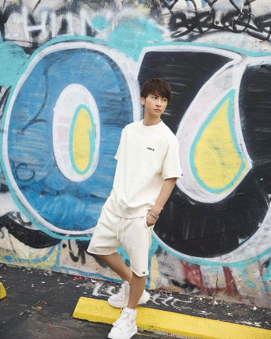 與真司郎さんのインスタグラム写真 - (與真司郎Instagram)「@__i_am_what_i_am__ * * * "2019 SPRING/SUMMER COLLECTION" * * 受注受付中です！ 受注期間は3月17日(日)23:59までです！ * * Preorder Now!! Ends 2019.3.17!! * * #IAMWHATIAM #IM #IMIM #IAMWHATIAM2019SS #SHINJIROATAE #與真司郎」3月13日 13時07分 - shinjiroatae1126