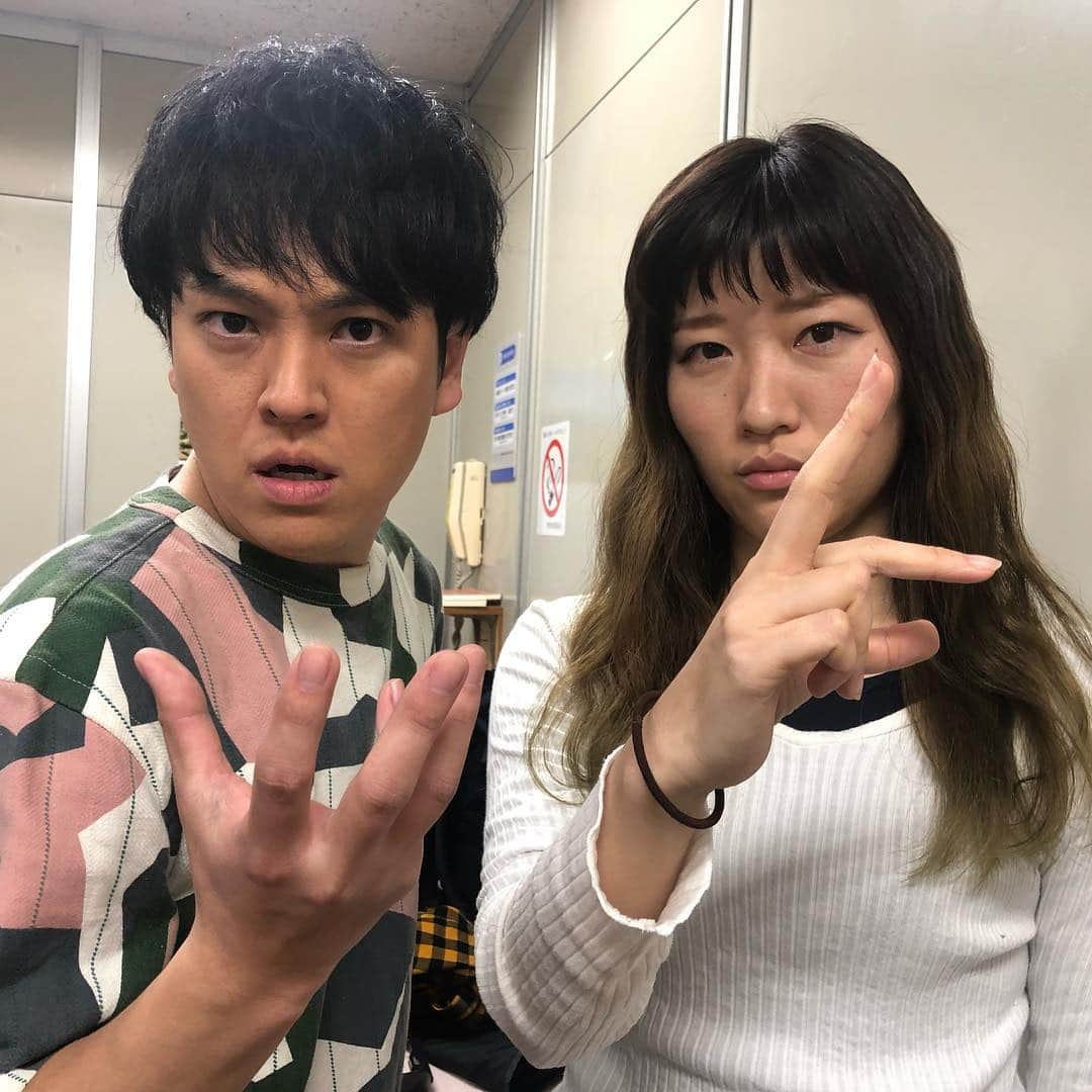 藤田崇之さんのインスタグラム写真 - (藤田崇之Instagram)「オンバトの収録に行かせて頂きました！放送はNHKで3/23 24:30〜です！ オンエアなるか！？ #爆笑オンエアバトル #あなたたちです #素晴らしいセット #出番前の緊張感 #ヒコロヒーさん #ファイヤーポーズ #空気階段  #かたまり #ドーラン塗りすぎ」3月13日 22時41分 - huaiyasanda