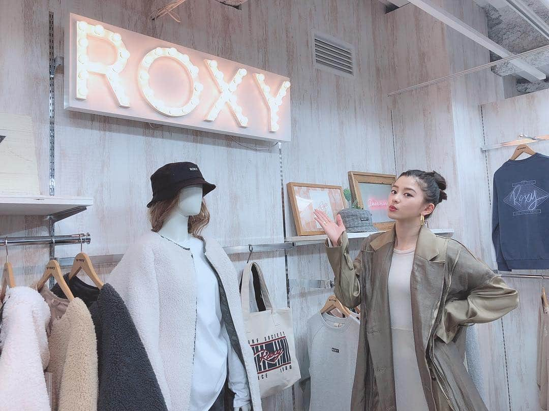 朝比奈彩さんのインスタグラム写真 - (朝比奈彩Instagram)「. . 昨日はROXYの展示会に行ってきました♡ . 可愛いROXYのウェアを着て、 スポーツをするのがめちゃくちゃ 楽しみになりました！(^ ^)♡ . #ootd #outfit #fashion #natural #code #codenate #model #models #make #makeup #shooting  #harmonypromotion #simple #black #white #ROXY #sports  #roxyfitness #sportswear  @roxyjapan @roxy @harmonypromotion_official」3月13日 23時36分 - asahina_aya