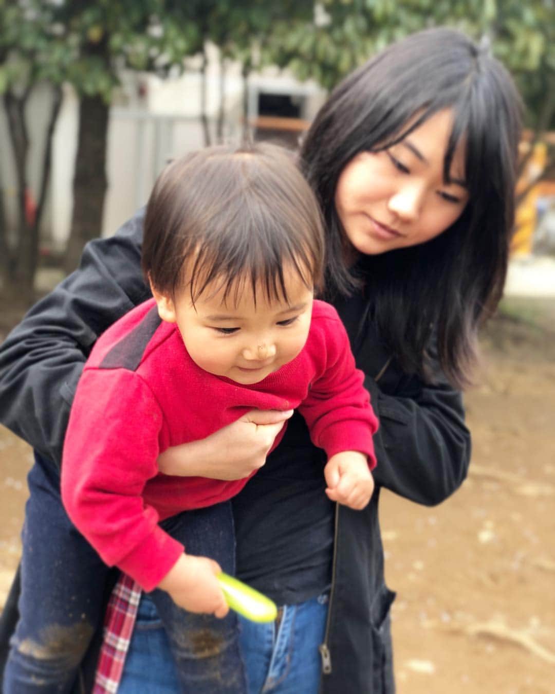 小倉星羅さんのインスタグラム写真 - (小倉星羅Instagram)「アンパンマンのスプーンを握りしめてお肉を待つヤンチャくん👦🏻 #甥っ子 #バーベキュー #小倉家の休日」3月13日 15時28分 - seira_ogura