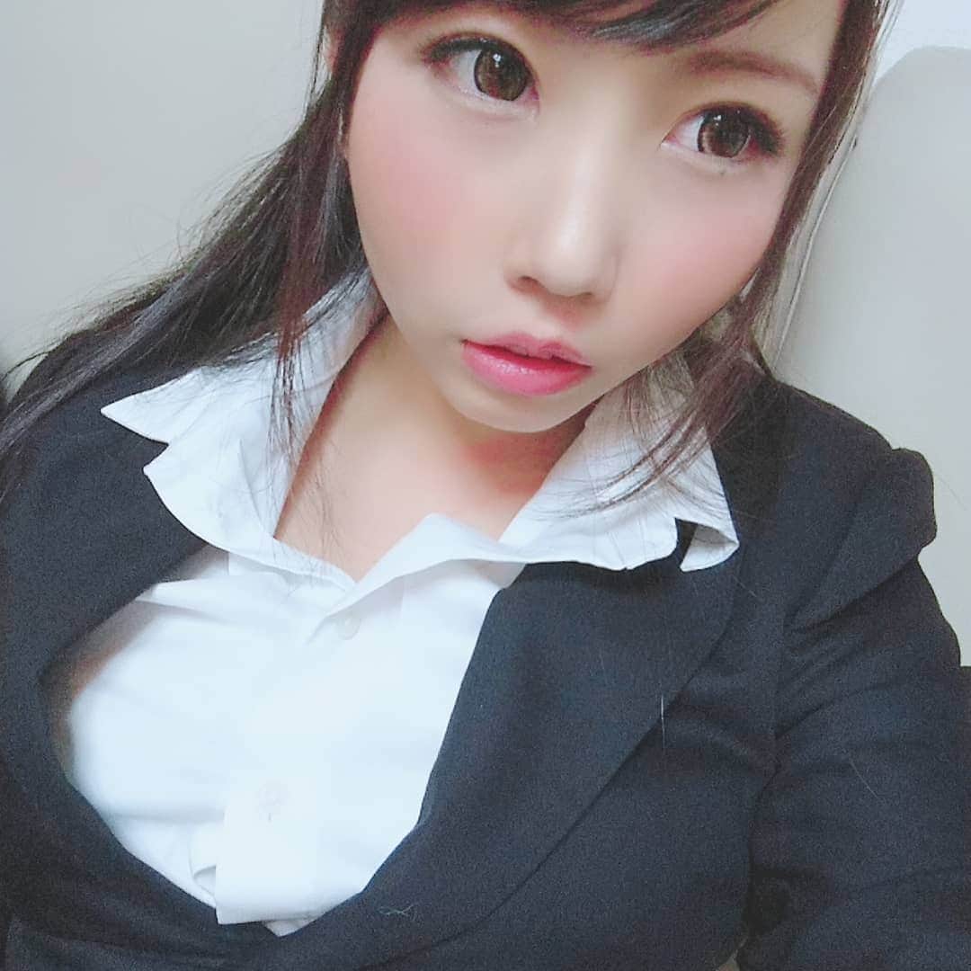 玉木くるみのインスタグラム：「おっぱいがくるしい( ˇωˇ )」