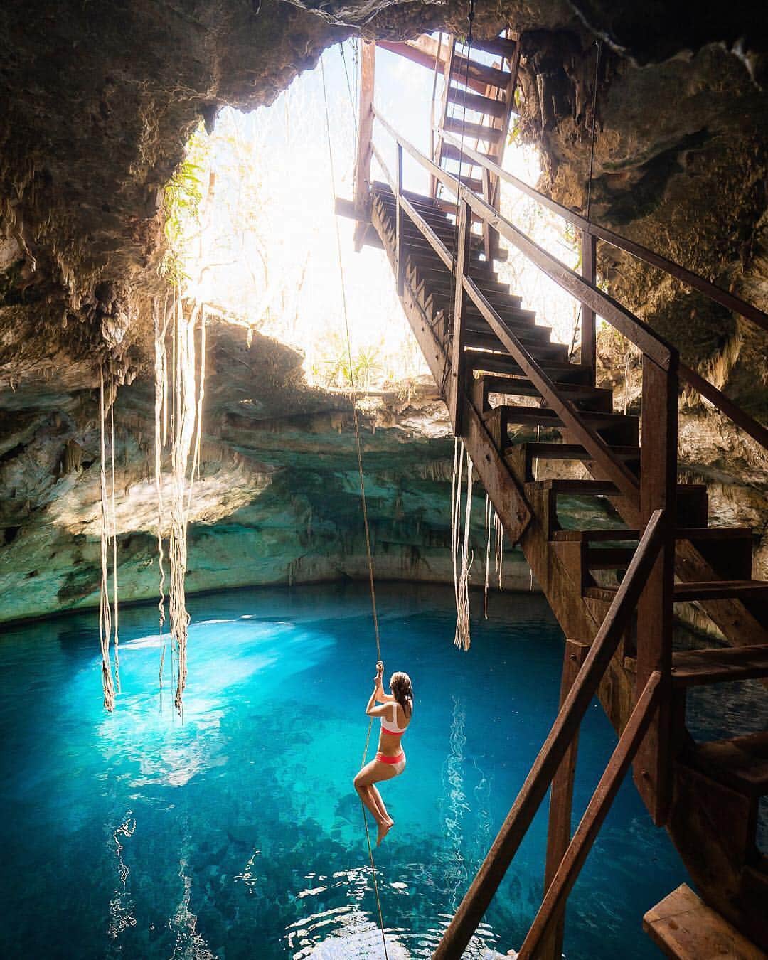 PicLab™ Sayingsさんのインスタグラム写真 - (PicLab™ SayingsInstagram)「@jess.wandering swings into crystal clear waters in the center of a cenote in Yucatán, Mexico #paradise #mexico 📸: @everchanginghorizon」3月13日 16時54分 - paradise