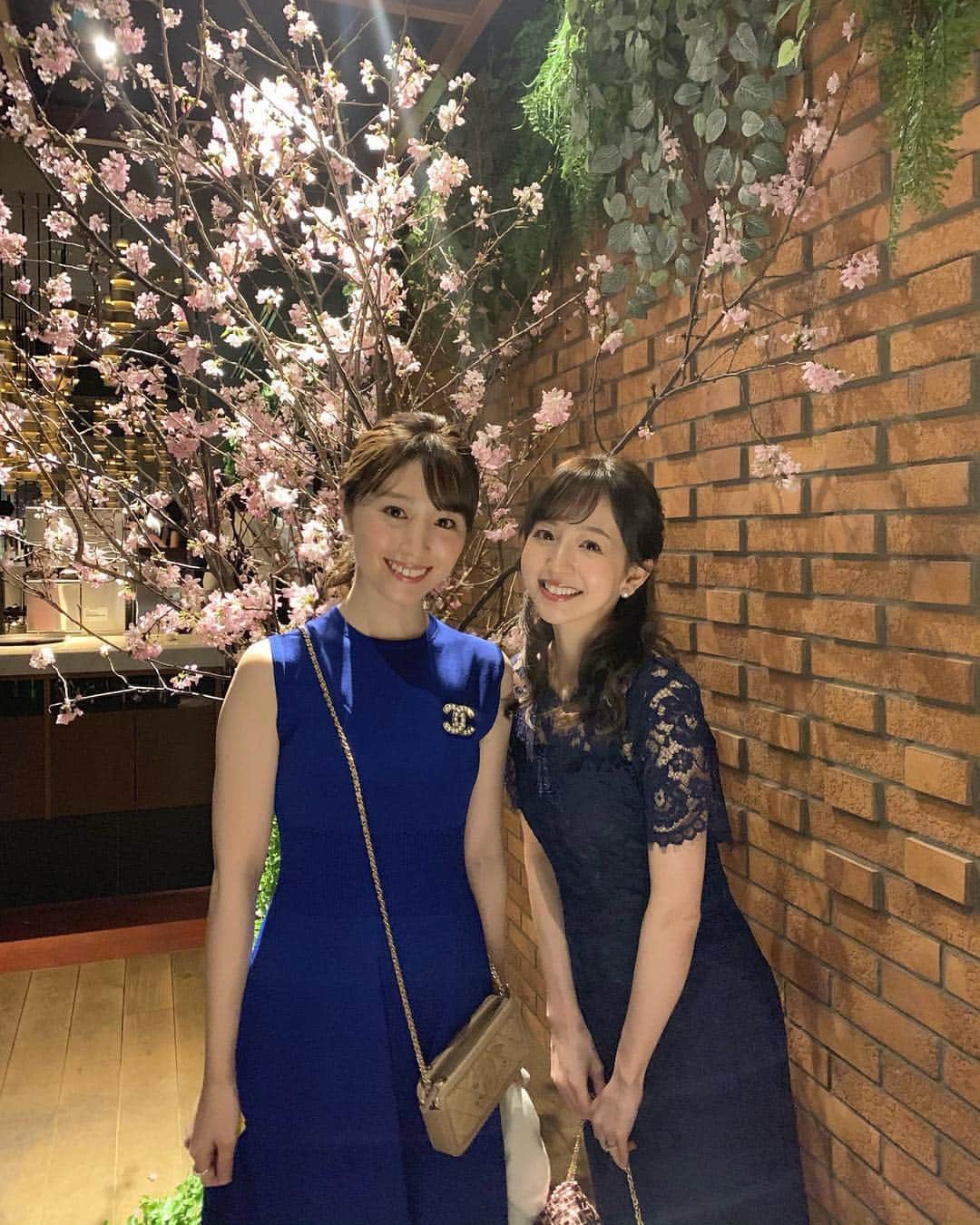 小山愛理さんのインスタグラム写真 小山愛理instagram 大学時代の友達の結婚パーティーで 弘美さんと Onepiece Fray Id Bag Chanelofficial 結婚式 ワンピース Frayid フレイアイディー Chanel シャネル ブローチ ファッション コーディネート 立教 立教