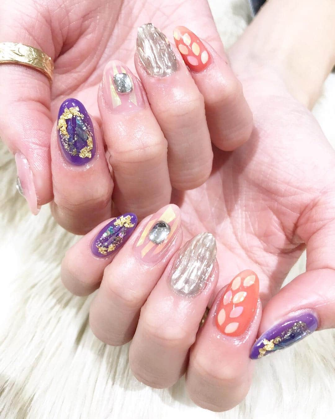 武田静加さんのインスタグラム写真 - (武田静加Instagram)「﻿ ﻿ NEW NAIL✨﻿﻿﻿﻿ カラフルネイル（デザインネイル）﻿﻿﻿﻿ ﻿ ﻿来月のネイルはもう決めてるのッ😎💕﻿ スクリーンショット撮って速攻送った（笑）﻿ ﻿@lapis_liliy いつも可愛くしてくれて﻿ ありがとうでス🌸﻿ ﻿﻿﻿ #lapisnail﻿﻿﻿﻿ #nail#ネイル#ハンドネイル#ジェルネイル﻿﻿﻿﻿ ﻿﻿﻿﻿ ﻿﻿﻿﻿ ﻿﻿﻿﻿ ﻿」3月13日 18時24分 - takedashizuka0517