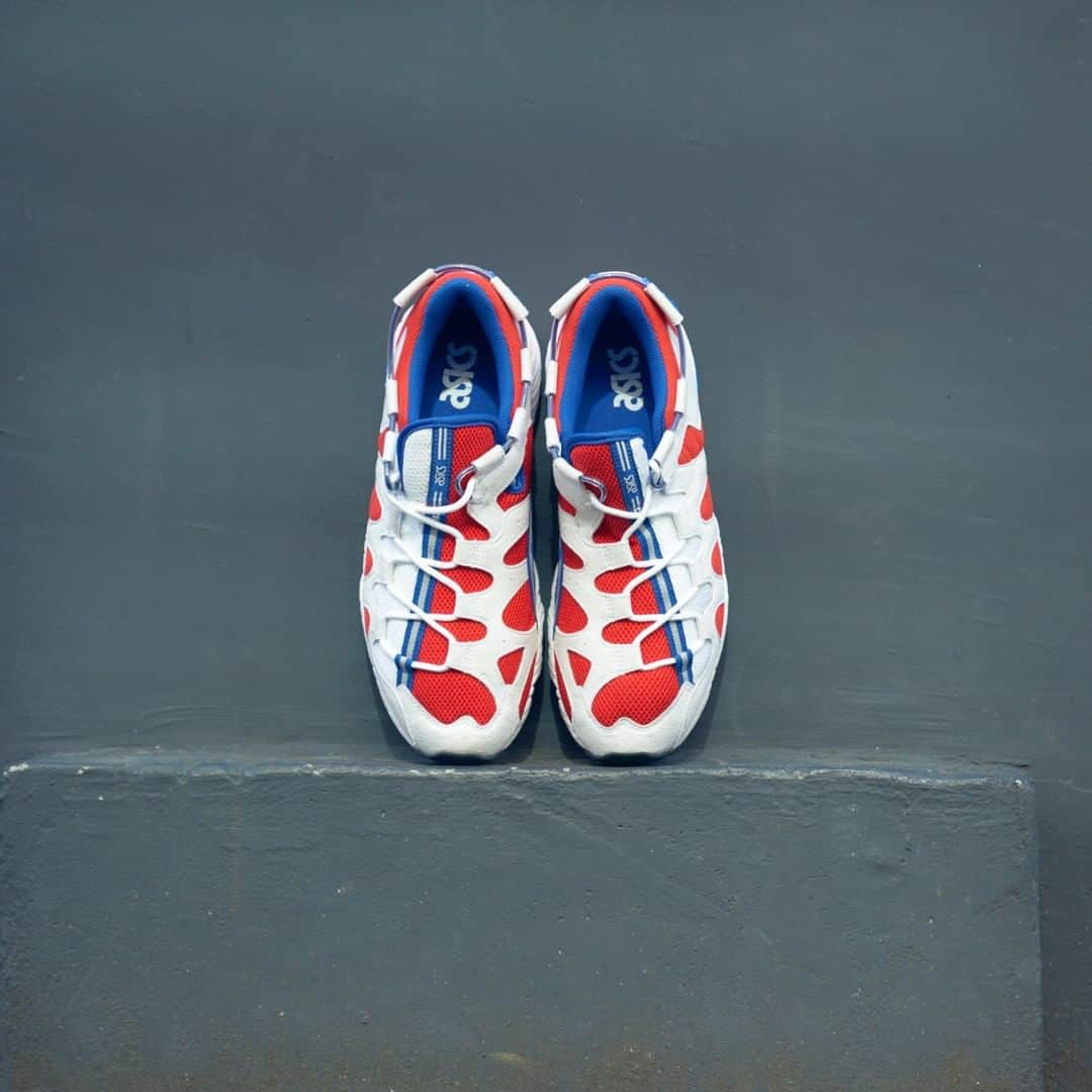 ASICS Tiger JAPANさんのインスタグラム写真 - (ASICS Tiger JAPANInstagram)「. GEL-MAI CLASSIC RED x WHITE  2019.03.21(THU) IN STORES  モノトーンなコーデには、足元のスニーカーで差し色を。 コーデがマンネリしがちなこの季節、効果的に差し色を活用することで、着こなしをワンランク上にアップグレードしよう。  #GELMAI #ASICSTIGER #アシックスタイガー #new . #kicks #sneakers #kicksonfire #kotd #todayskicks #kickstagram #シューズ #ファッション #差し色 #今日の足元 #スニーカー」3月13日 20時00分 - asics_sportstyle_jp