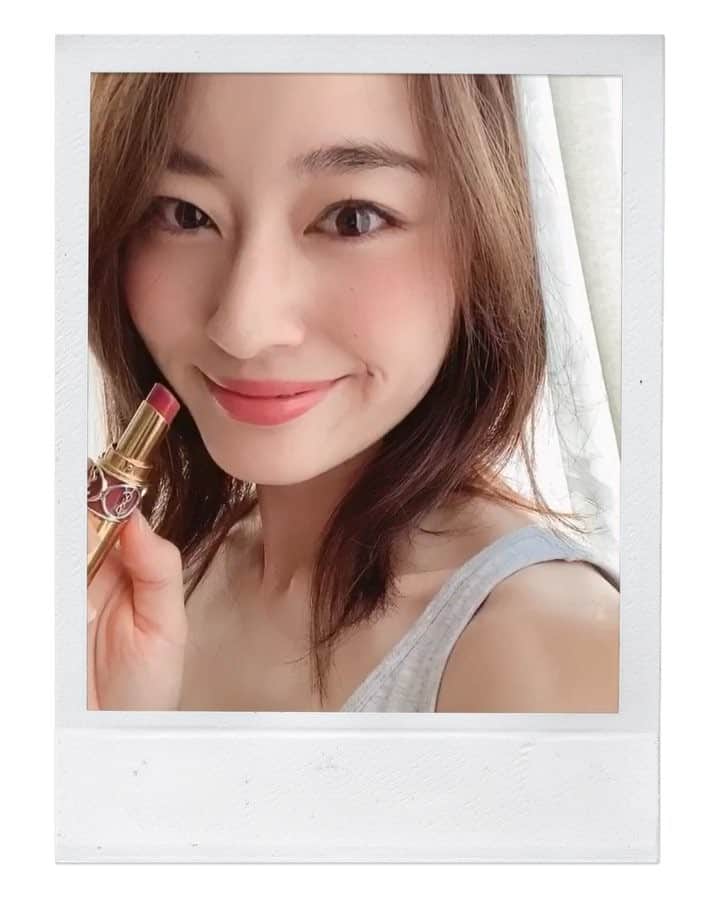 小祝麻里亜のインスタグラム：「春につけたいリップの1つ。イヴ・サンローラン、ルージュ ヴォリュプテ シャインの88番。 ． ． ダスティローズの色は女性らしくもあり、洋服に合いやすいなぁと*✲ﾟ*紺のブレザーとかデニムスタイルに合わせたいな🌸 ＿＿＿＿＿＿＿＿＿＿ #makeup#cosme#beauty#rouge#lip#yslbeauty #イヴサンローラン#ルージュヴォリュプテシャイン#リップ#春コスメ#新作コスメ#デパコス#셀스타그램#셀카 #셀피#화장품#뷰티스타그램」