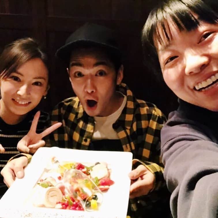千葉雄大のインスタグラム：「お祝いしてもらっちゃった☺︎ そしてお家で最終回視聴。 いい日だ。 みなさんもみてるかなぁ。 みてない方はテレビの前へGO。」