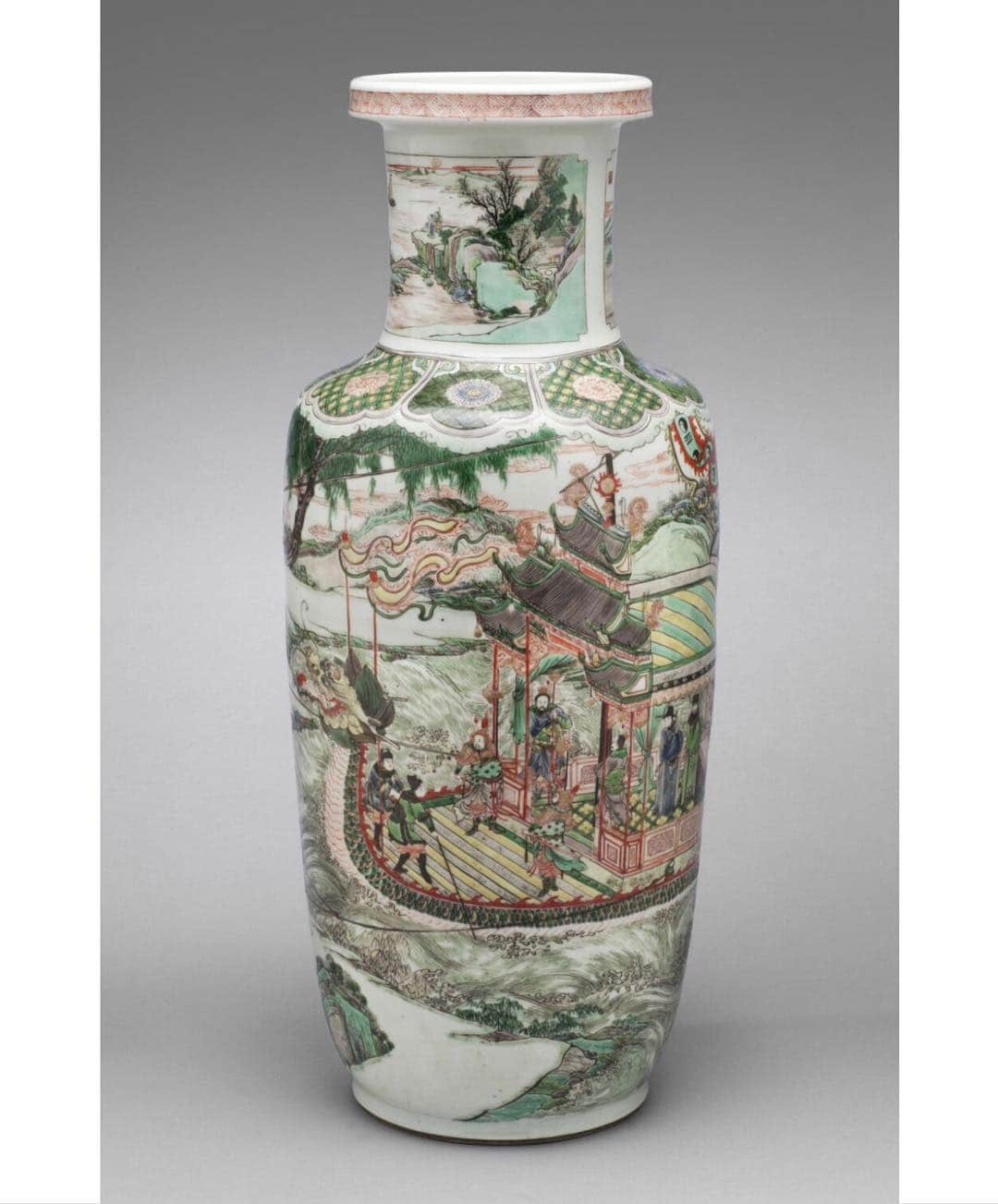 フィラデルフィア美術館さんのインスタグラム写真 - (フィラデルフィア美術館Instagram)「This vase depicts the Sui dynasty emperor Yangdi aboard his dragon boat. This scene might be a commentary on the excesses of rulership and power. Yangdi’s enormous Grand Canal building project entailed conscription of more than two million people. Not surprisingly, his rule ended with a revolution. Find out more about the emperor during our Spotlight Gallery Conversations this Friday and Saturday (there is no Spotlight on Thursday this week). • “Vase,” 1662–1722, China」3月14日 9時11分 - philamuseum