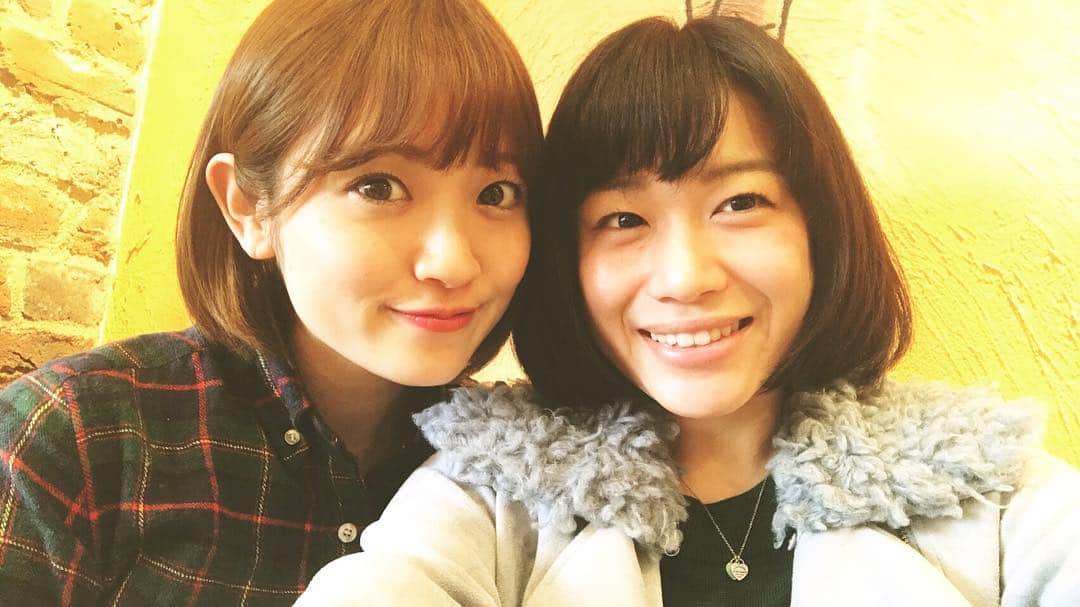 村瀬葵のインスタグラム：「・ 可愛い可愛いゆきたん⛄️📷 久しぶりに会ったら髪型がソックリ♡ 大好きなママあきらさんと妹ゆきと 家族lunchしてきました🍕✨ STARにいた時から本当の家族の様に 沢山沢山お話を聞いてくれて 今日も沢山お腹をなでなでしてくれたの🤰💋 ・ 可愛いお祝いも頂けてhappyな時間を ありがとうございました💌 ・ #family #lunch #happy #time #pizza #love #thankyou #sister #mother #girls #talk #baby #家族 #ランチ #カフェ #お話止まりません #妊娠10ヶ月」
