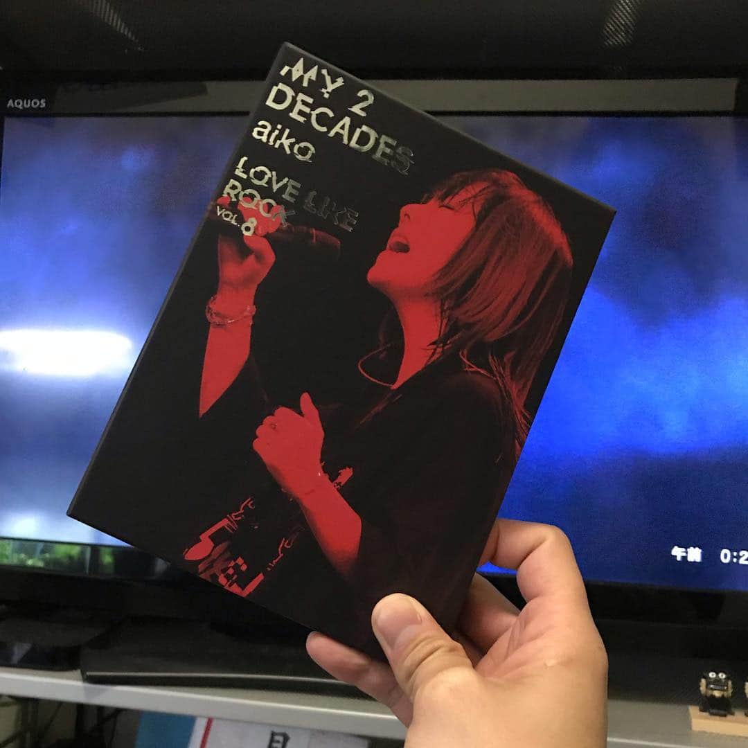 宮戸洋行さんのインスタグラム写真 - (宮戸洋行Instagram)「aikoさんのライブDVD『My 2 Decades』買いまして今から再生します！『Love Like Rock vol.8』は観に行けたライブなんで…行けなかったライブDVDとはまた違う、最高の思い出が蘇る素敵な時間！一曲目からぶち上がってます！」3月14日 0時29分 - hiroyuki_gag