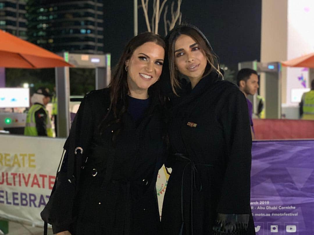 WWEさんのインスタグラム写真 - (WWEInstagram)「Tonight in Abu Dhabi, @stephaniemcmahon visited the Mother of Nations Festival with @sara_almadani_! Sara presented Stephanie with her own “Abaya”, and then watched a practice round of @worldgamesad beach volleyball! #BeUnified」3月14日 0時37分 - wwe