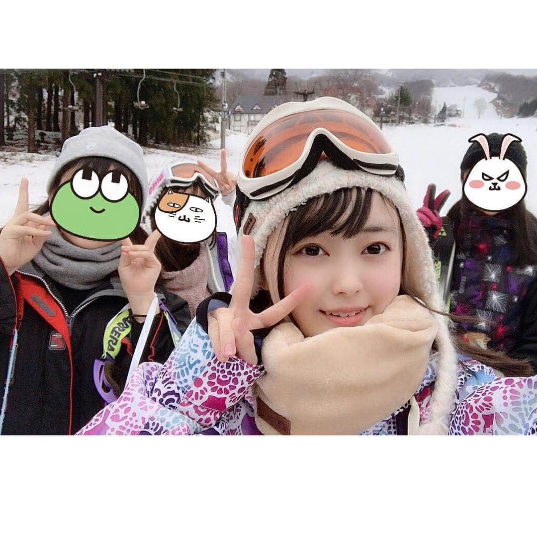 樋渡結依さんのインスタグラム写真 - (樋渡結依Instagram)「山形にスキーに行ってきたよー⛷ 最初は滑れなくて半泣きでした(笑) でも帰る頃には友達の指導のおかげでビュンと滑れるようになったよー🤗 (スキー好きな方が多かったですね👍) #蔵王温泉スキー場  #スキー合宿みたい だったよ🤣 #卒業旅行的な  #全身筋肉痛ハンパない  #中学からの親友たち 💗」3月14日 0時46分 - yui_hiwatashi0430