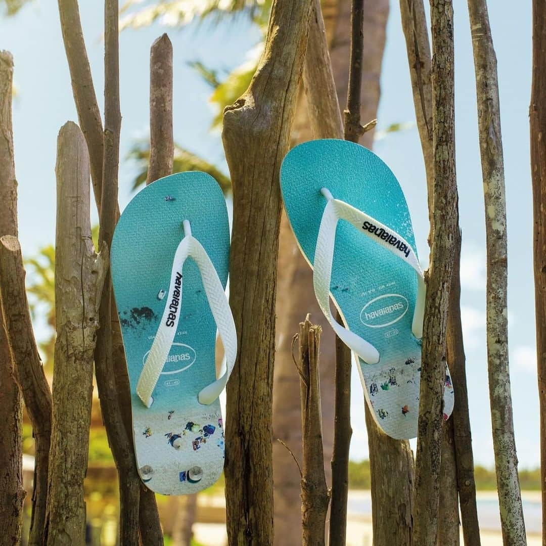 Havaianas Europeさんのインスタグラム写真 - (Havaianas EuropeInstagram)「The most beautiful #beach and #surf landscapes printed on the sole, this is Hype Navy. #SS19 #flipflops #Collection」3月14日 1時03分 - havaianaseurope