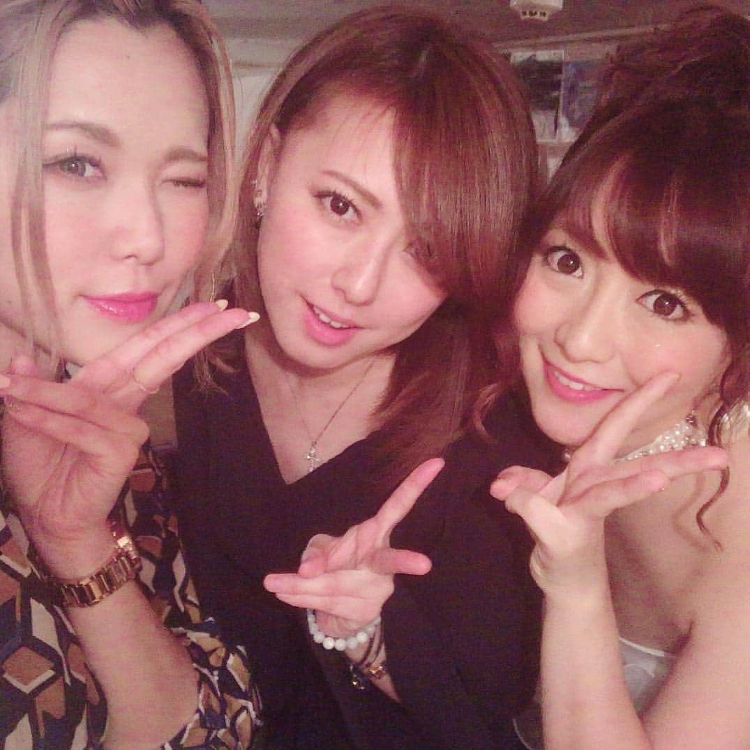 のインスタグラム：「3334あや^_^みさ特ブッキング！ #ライブ #青山 #月見ル君想ウ #仲間 #長い #大河内美紗」