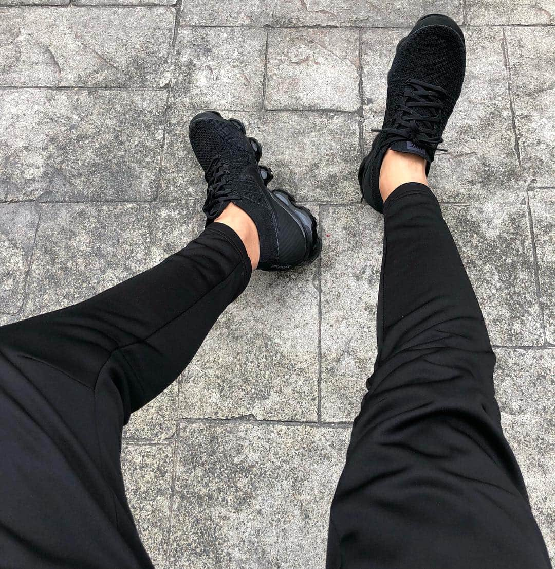 tky1098のインスタグラム：「code☻ #nike #nikevapormax #tripleblack #vapormaxtripleblack」