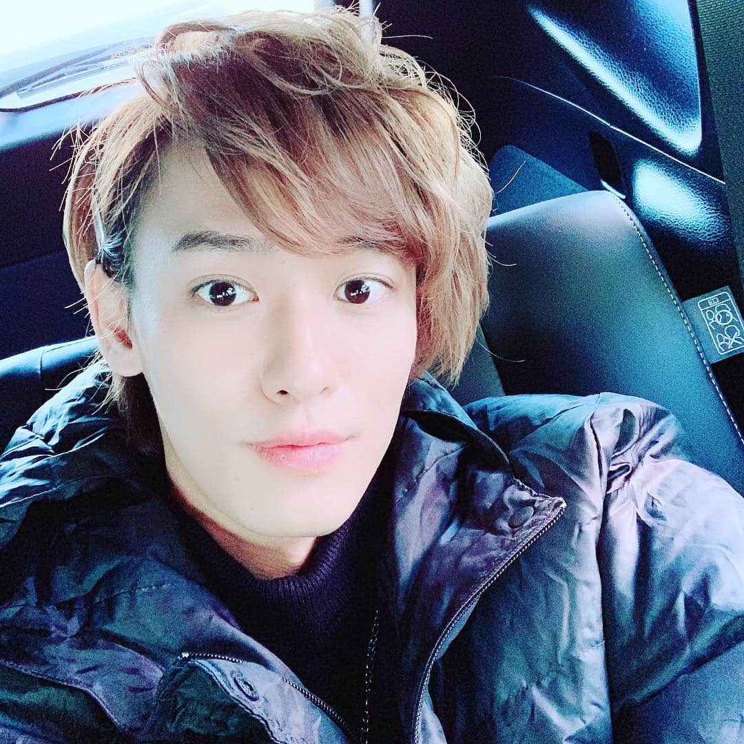 戸谷公人のインスタグラム：「絶賛撮影中〜〜😜😜」