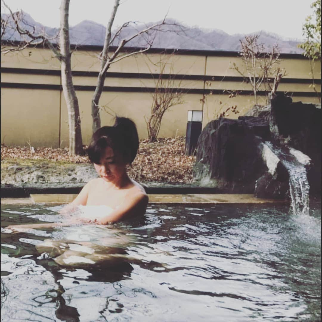 中島史恵さんのインスタグラム写真 - (中島史恵Instagram)「おはようございます⤴️ 今日テレビ東京さんの『よじごじDays』の生放送に16時から出演させて頂きます！お時間ございましたらぜひ観てね😊✨ #中島史恵 #よじごじdays  #テレビ東京 #入浴シーン」2月18日 8時49分 - fumielove0614