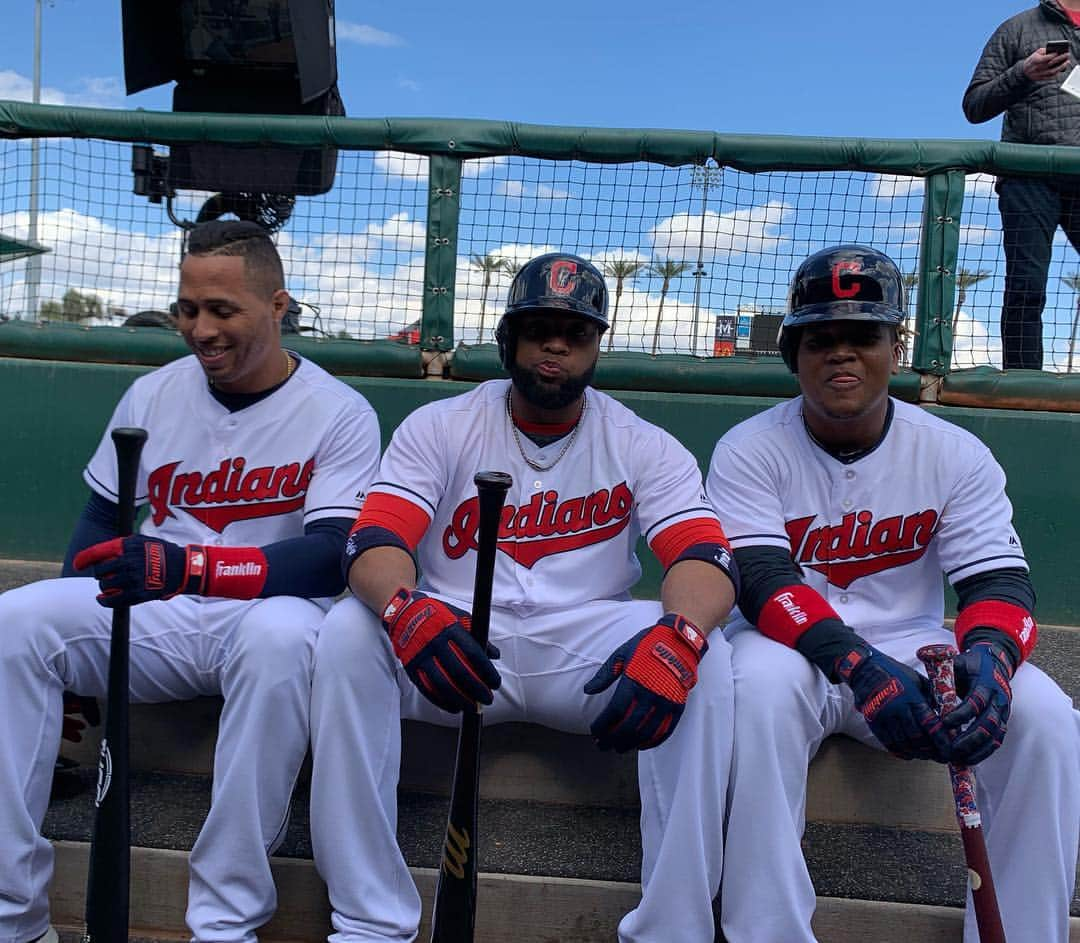 レオニス・マーティンのインスタグラム：「Having some fun with the boys at Franklin photo shoot @franklinsports @slamtana_41 @ramirez_jose11」