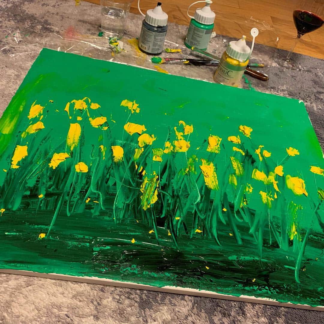 ディエイト（THE8）のインスタグラム：「🌻🌻🌻🌻🌻🌻🌻🌻🌻 #8painting」