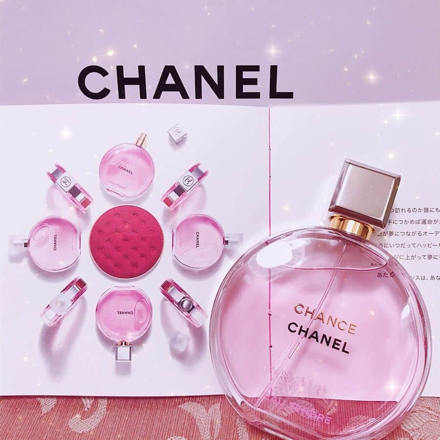 あかりさんのインスタグラム写真 - (あかりInstagram)「‪ꫛꫀꪝ香水💕💕💕 ✨CHANEL✨ 💖チャンス オー タンドゥル💖 🧡ココ マドモアゼル🧡 ココマドモアゼルのほーゎ、まえものせたやつで、おきにいりだからリピ買い🧡 チャンスのピンクゎあたらしくでてたから、ほしくなっちゃった🥰💕 ピンクかわい〜💗めちゃいーにおいだよっ💖 どっちかにしようとおもって 悩んだんだけど、けっきょく2つとも おむかえしちゃってた🥰💖🧡わら #CHANELの香水 #シャネルチャンスオータンドゥル #チャンスオータンドゥル #チャンスオータンドゥルオードゥパルファム #ココマドモアゼル #ココマドモアゼルオードゥパルファムアンタンス #chancechanel #chanelchance #chanelchancepink #chancechanelpink #chanceeautendre #chanelchanceeautendre #cocochanel #cocochanelmademoiselle  #cocomademoiselle #chanelcocomademoiselle」2月18日 18時49分 - akachamxx