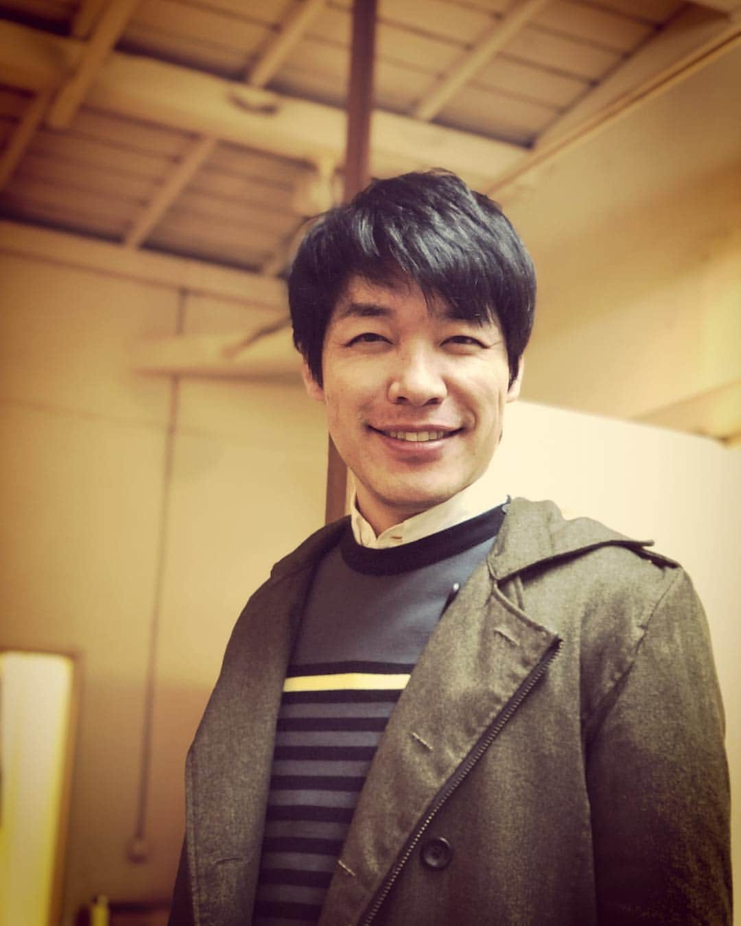 杉本知香さんのインスタグラム写真 - (杉本知香Instagram)「かっこつけてる川島くん おもろ🤣  大谷くん&佐田くん⭐︎ 珍しいツーショット😊😊😊 M-1グランプリへの道 まっすぐいこおぜ！ W主演ぶりくらいのショットだそうです（笑） ✨✨✨ #中目黒美容室 #麒麟川島#麒麟#川島明 #ええ声#大喜利 #かっこつけ写真 #ダイノジ大谷#ダイノジ #djダイノジ #バッドボーイズ佐田#バッドボーイズ #m1グランプリへの道#まっすぐいこおぜ#映画#W主演 #佐田正樹#デメキン#DIY#佐田工務店 #ポートレート」2月18日 20時14分 - sugimotoc