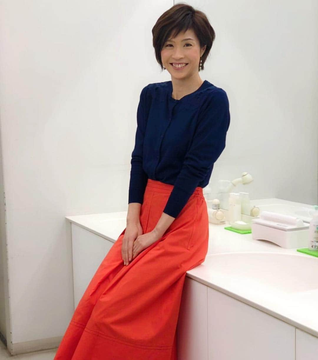 今村涼子さんのインスタグラム写真 - (今村涼子Instagram)「#衣装 カーディガン #TALBOTS スカート  #大松 #Apaiser lame  #スーパーjチャンネル  #635天気 #538天気」2月18日 20時53分 - ryoko.imamu