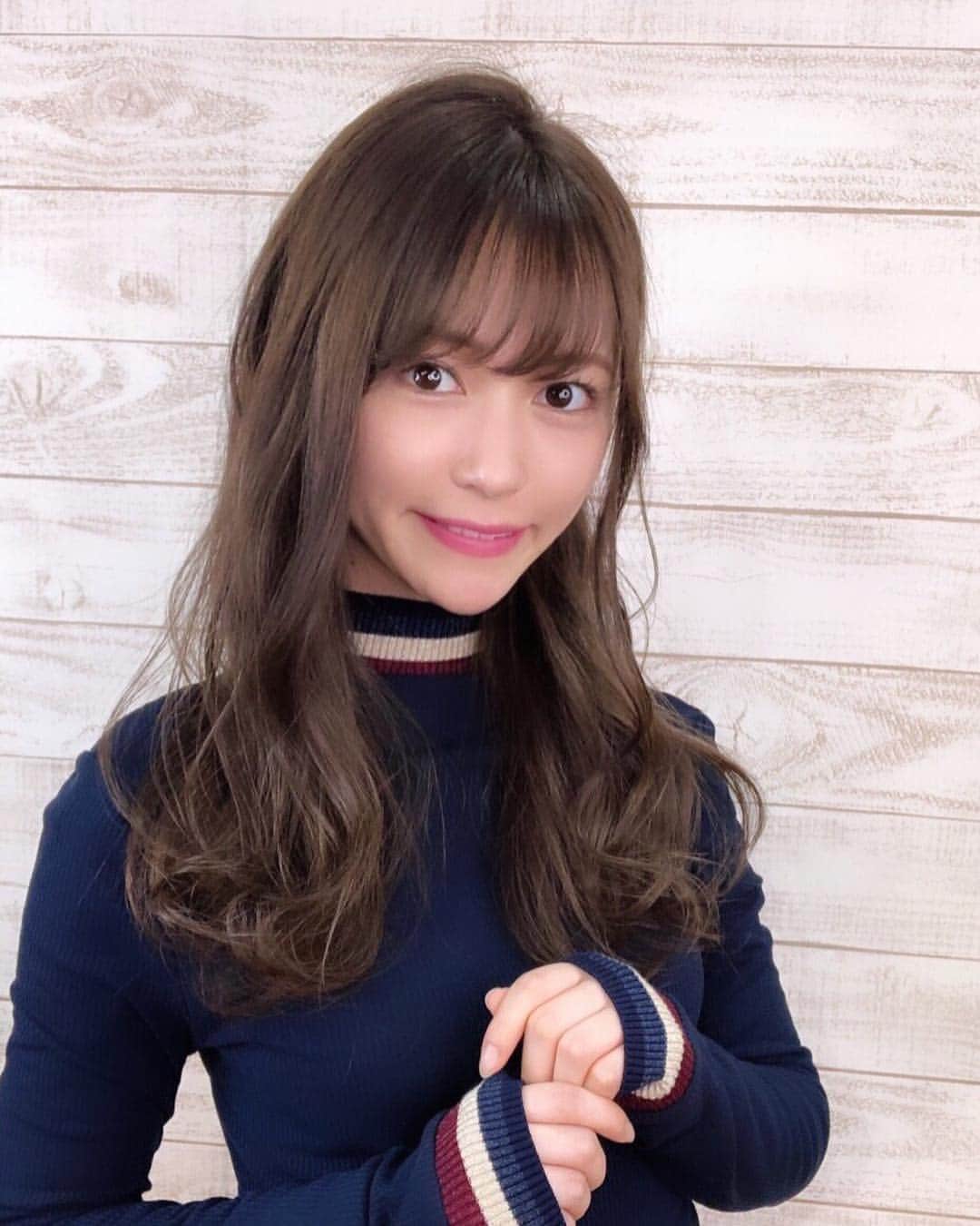 山下愛実（まなみるく）のインスタグラム：「#noz渋谷公園通り店  お稽古終わりにヘアメンテへ💆🏼‍♀️ 私のオーダーの仕方、今より暗くとか今より明るくってザックリなのですがいつも素敵な色にしてくれる( @ryoyakawamura )さん👱🏻‍♂️ #noz#美容室#カラー#カット #instagood#instalike#followme」