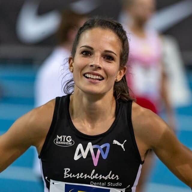 ナディネ・ゴンスカのインスタグラム：「Deutsche Hallenmeisterin über 400m und 4x200m!!! #justhappy ☺️!! . . .  #mtgmannheim #400m #nationalchampion #puma #foreverfaster #rüdisgirls #busenbenderdentalstudio @mvvenergie 📸: @romanmoebius」