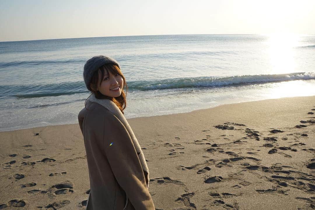 高尾苑子さんのインスタグラム写真 - (高尾苑子Instagram)「浜辺シリーズ🏖 砂浜より海の中のほうがあったかいんよ〜！しっとった？？🙃💭 #winter #sea #seaside #view #アイドル #idol #photography」2月19日 0時03分 - chu_sonoko