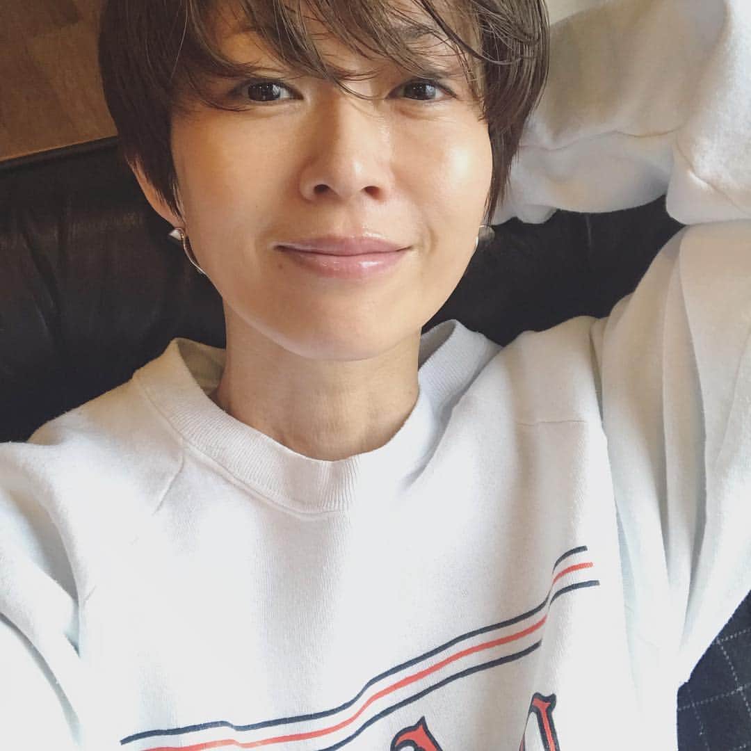 畑野ひろ子のインスタグラム：「今から撮影。 今月、来月は美容撮影が続く。 肝斑治療始めてよかった！  #shooting #model #mywork #ysクリニック#リバースピール」