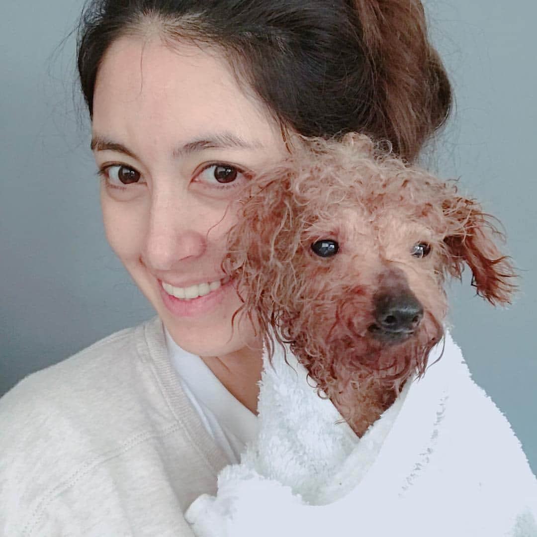 森泉さんのインスタグラム写真 - (森泉Instagram)「Morning shower with Mowgli 🐳✨」2月19日 9時05分 - izumi.mori