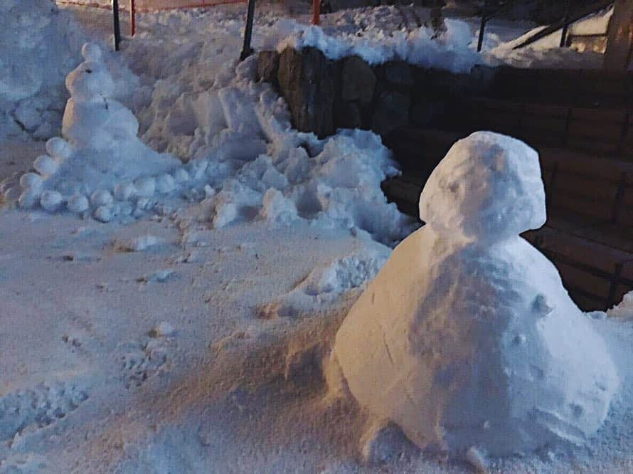 山崎萌香さんのインスタグラム写真 - (山崎萌香Instagram)「. .  聖貴くんと作った雪だるま‪︎‬‪︎☺︎ .  #雪だるま作りじゃけ～😆」2月19日 13時27分 - mokaaa945