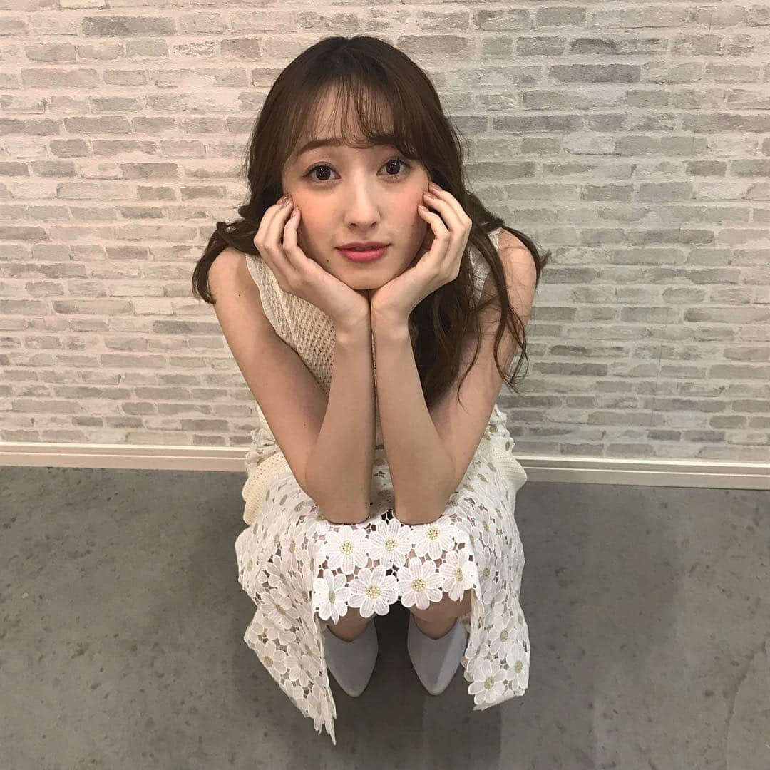 團遥香さんのインスタグラム写真 - (團遥香Instagram)「可愛い服がいっぱいの撮影👗💛 #ふりふり #前髪作った #メイクさんの力 💪 #感謝」2月19日 13時38分 - haruka_dan_official