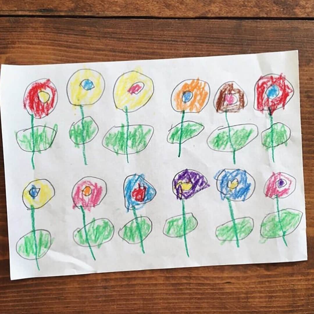 Ranさんのインスタグラム写真 - (RanInstagram)「. . #アイスボックスクッキー  #子供の絵 . . 以前息子がかいたお花の絵（pic2）を、 アイスボックスクッキーに💓 . .  Picture of flowers painted by my son. → pic2 I made it as a cookie.🌷🍪 . . . #cooking #cookie #iceboxcookies #flower #kawaii #kawaiifood #kidsart #sweet #valentine #present #japan #手作りクッキー #手作りおやつ #親バカ #親バカ部 #男の子ママ #無添加おやつ #萌え断 #お菓子作り #金太郎飴 #イラストパン #リナブルー #スピルリナ #おやつ #パン教室 #konel」2月19日 14時18分 - konel_bread