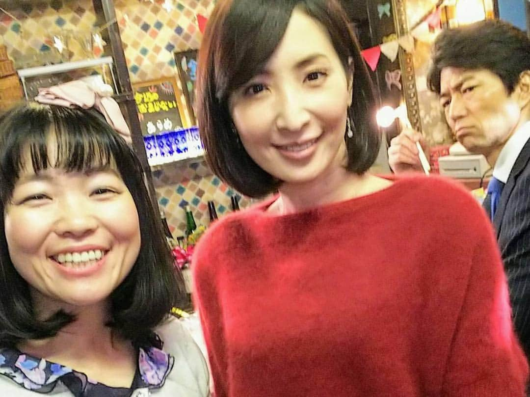 白洲美加の世界さんのインスタグラム写真 - (白洲美加の世界Instagram)「三郷さんと屋代課長くっつける作戦...イイ感じ! #イケナイ恋こそ燃えるのよね  #サンチー見てる？」2月19日 15時41分 - shirasumikas_world