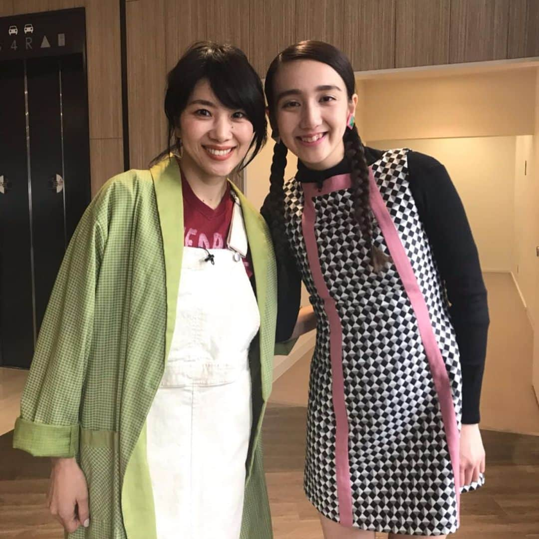 潮田玲子さんのインスタグラム写真 - (潮田玲子Instagram)「ヒルナンデス格安コーデバトル。 長井短さんとのコンビでしたが結果は完敗…😭😭 テーマは旦那さんといちご狩りデート。 短さんが提案してくれたいちご+練乳🍓カラーで普段とは違う古着MIXなファッション楽しめました😆🙏 #ヒルナンデス #格安コーデバドル #旦那さんといちご狩りデートがテーマ #いちごカラー #古着mix #長井短さんと #結果は負け #二連敗中😭」2月19日 16時19分 - reikoshiota_official