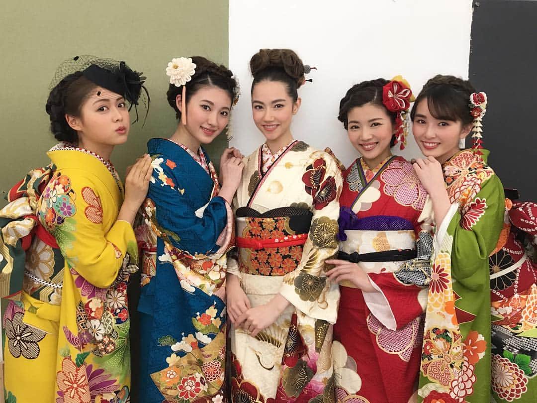 のインスタグラム：「終👘 世界らん展2019  MIMATSU KIMONO SHOWの1日でした✴️ 朝早くから1日おつかれさまでした😌 . #世界らん展2019 #東京ドームシティ #tokyodome #着物 #👘 #浴衣 #振袖 #show #기모노 #三松 #可愛いお着物たくさんでした♡ #ありがとうございました😌」