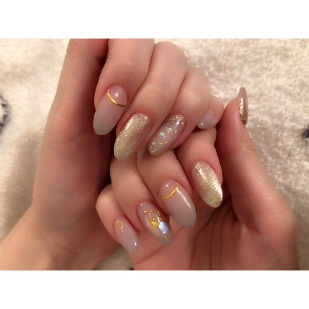 新木さくらさんのインスタグラム写真 - (新木さくらInstagram)「#newnail ✨✨ ちゃっかりスヌーピー」2月19日 21時33分 - araki_sakura14