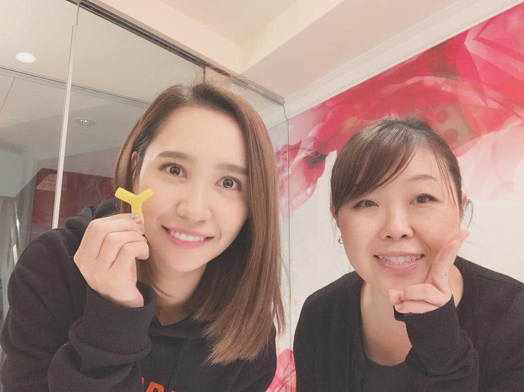 赤崎夏実さんのインスタグラム写真 - (赤崎夏実Instagram)「. 今月も@beaute.shinsaibashi で歯のメンテナンス♡ いつも爆睡してる間にクリーニングもホワイトニングも終わってる(˙꒳​˙ )w 居心地が良すぎます♪ 起きたらツルピカ真っ白ありがたいー♡ . #ホワイトニング #大阪ホワイトニング #クリーニング #ボーテ心斎橋 #マウスピース矯正」2月19日 23時38分 - natsumi_akazaki