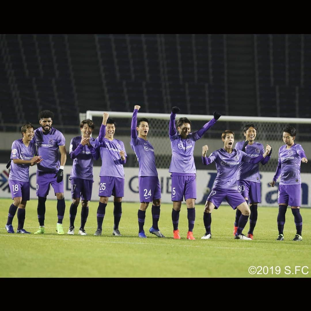 サンフレッチェ広島さんのインスタグラム写真 - (サンフレッチェ広島Instagram)「⚽AFCチャンピオンリーグ　プレーオフ　試合結果⚽ サンフレッチェ広島　0-0　チェンライ・ユナイテッド 前半：0-0 後半：0-0 延長前半：0-0 延長後半：0-0 PK：4-3  120分＋PK戦の激闘の末、プレーオフを突破しました🙌  平日ナイトゲーム、さらには悪天候の中、ご声援ありがとうございました🙇  #皆川佑介選手 #荒木隼人選手 #野津田岳人選手  #大迫敬介選手 #エミルサロモンソン選手 #松本大弥選手 #松本泰志選手  #sanfrecce #ICHIGAN」2月19日 23時44分 - sanfrecce.official